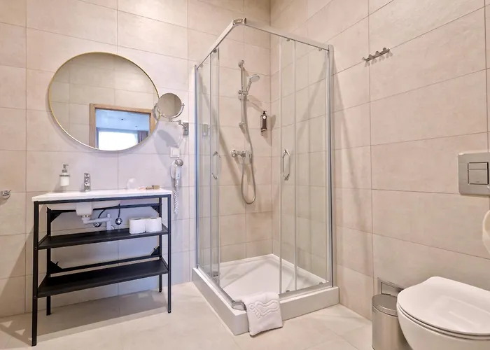 Oysters&bubbles Gastro Rynek Square Aparthotel Poznań