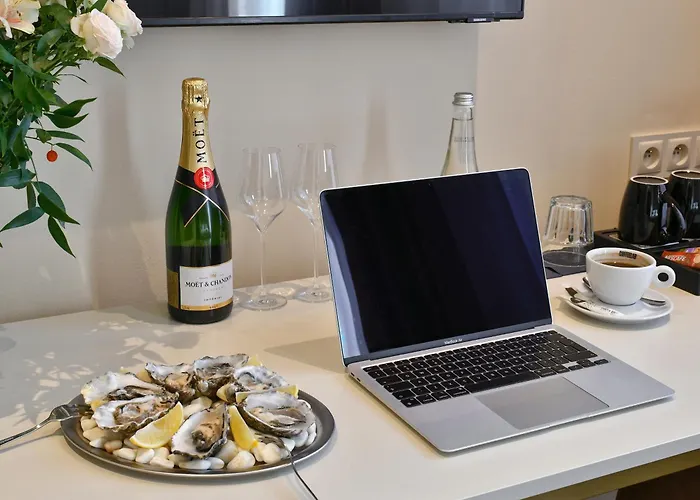Aparthotel Oysters&bubbles Gastro Rynek Square 3*