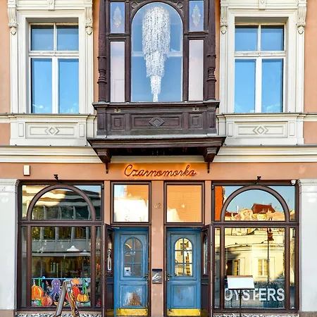 Oysters & Bubbles Gastro Rynek Square *