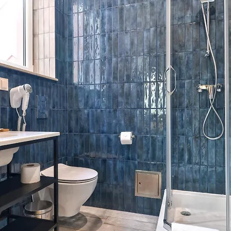 Oysters & Bubbles Gastro Rynek Square Poznaň