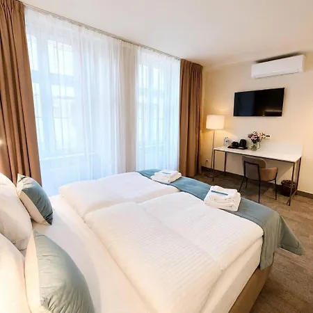 Oysters & Bubbles Gastro Rynek Square Aparthotel