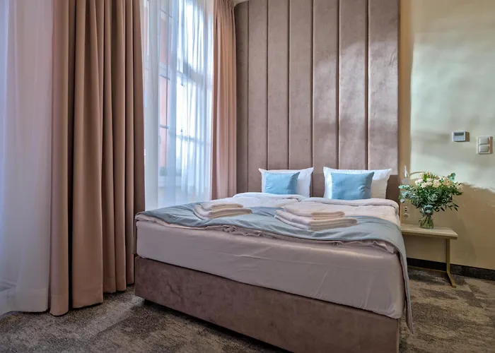 Oysters & Bubbles Gastro Rynek Square Apartahotel