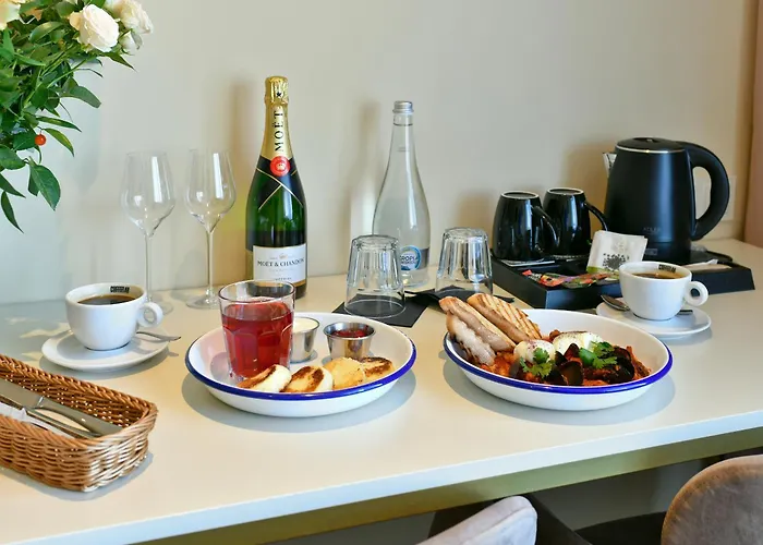 Oysters & Bubbles Gastro Rynek Square Poznan