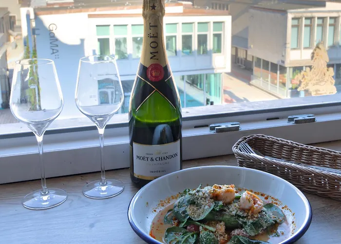 Oysters & Bubbles Gastro Rynek Square Poznan